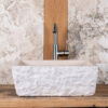 Lavabo rustico in travertino Pilozzo