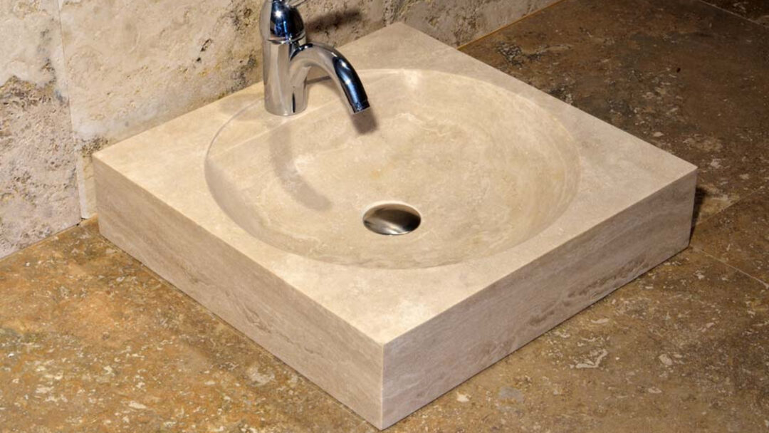 Kleines quadratisches Waschbecken aus Marmor