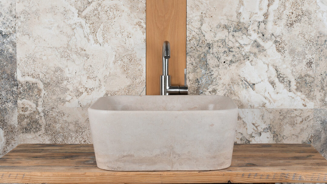 Square slim in travertino chiaro