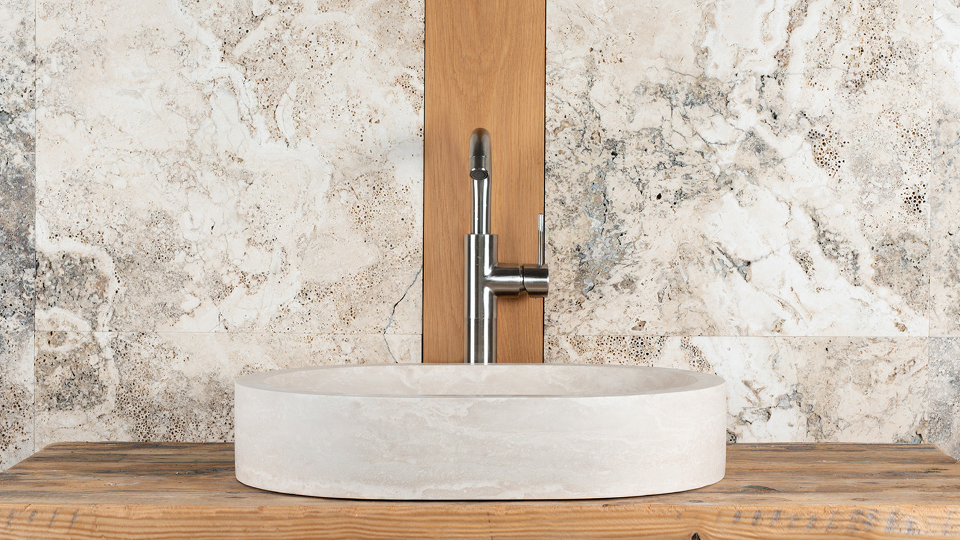 Lavabo ovale in travertino &ldquo;Soap&rdquo;