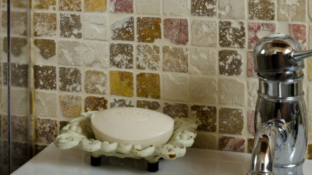 Badezimmer Coral Mix Mosaik Verkleidungen Travertin Rapolano Steine