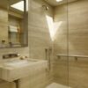 Rivestimento bagno in Pietra di Rapolano chiara