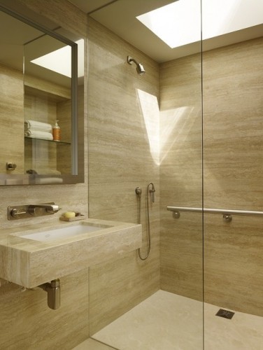 Rivestimento bagno in Pietra di Rapolano chiara