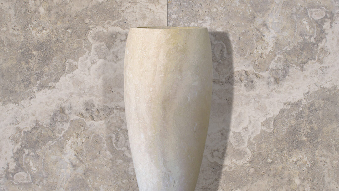 Lavandino free standing in travertino Corno