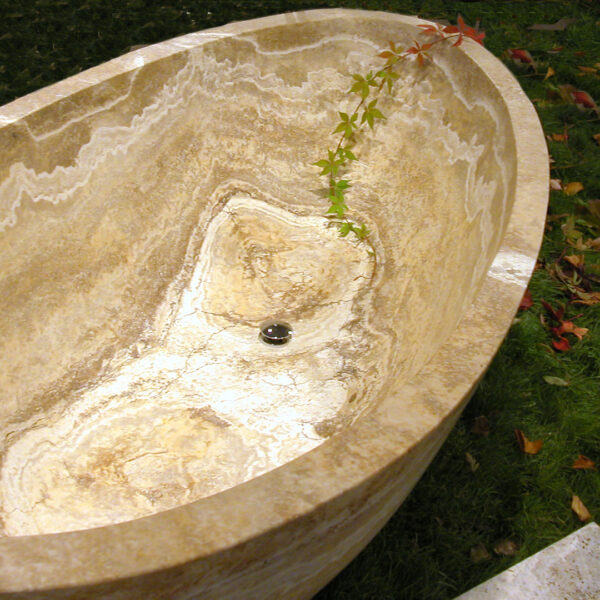 Vasca in travertino “Culla”
