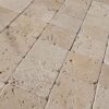 Mosaico ciottolo anticato travertino tessere quadrate