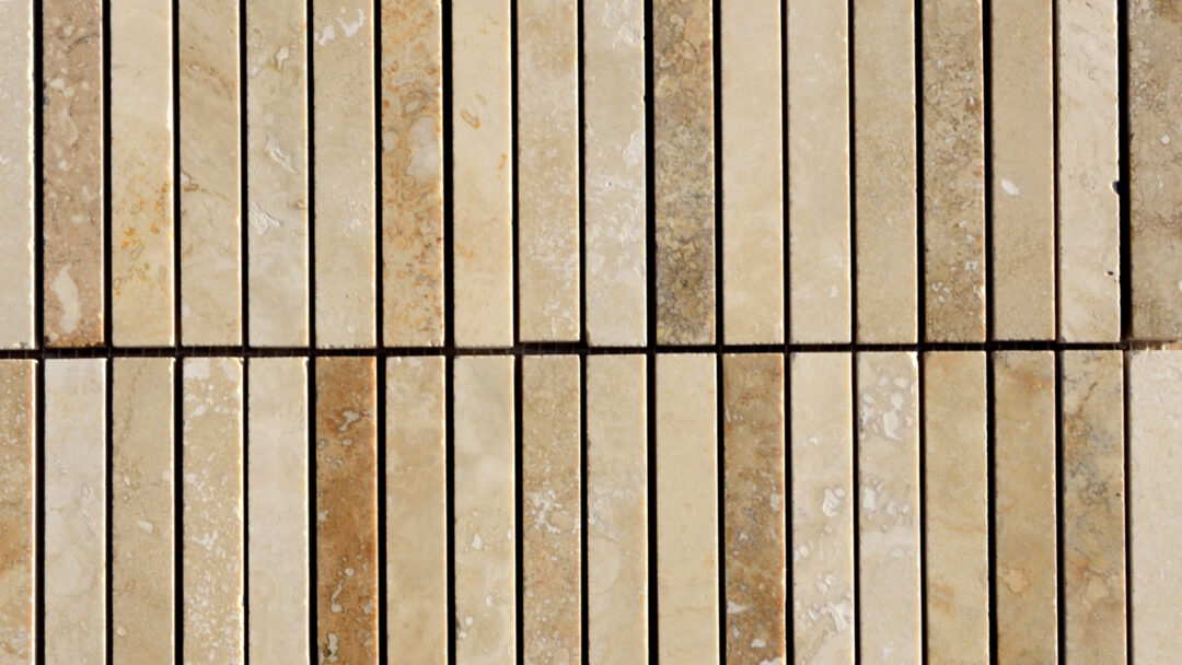 Pietre di rapolano Mini Planks Texturmuster Mosaik Travertin mit Leisten für ein schönes Badezimmer
