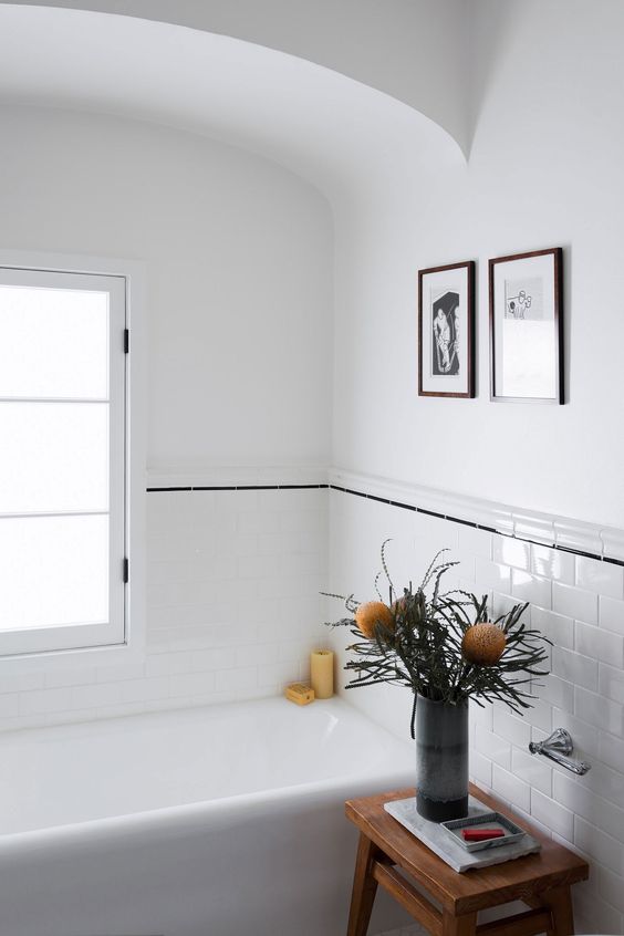 small bathroom alcove