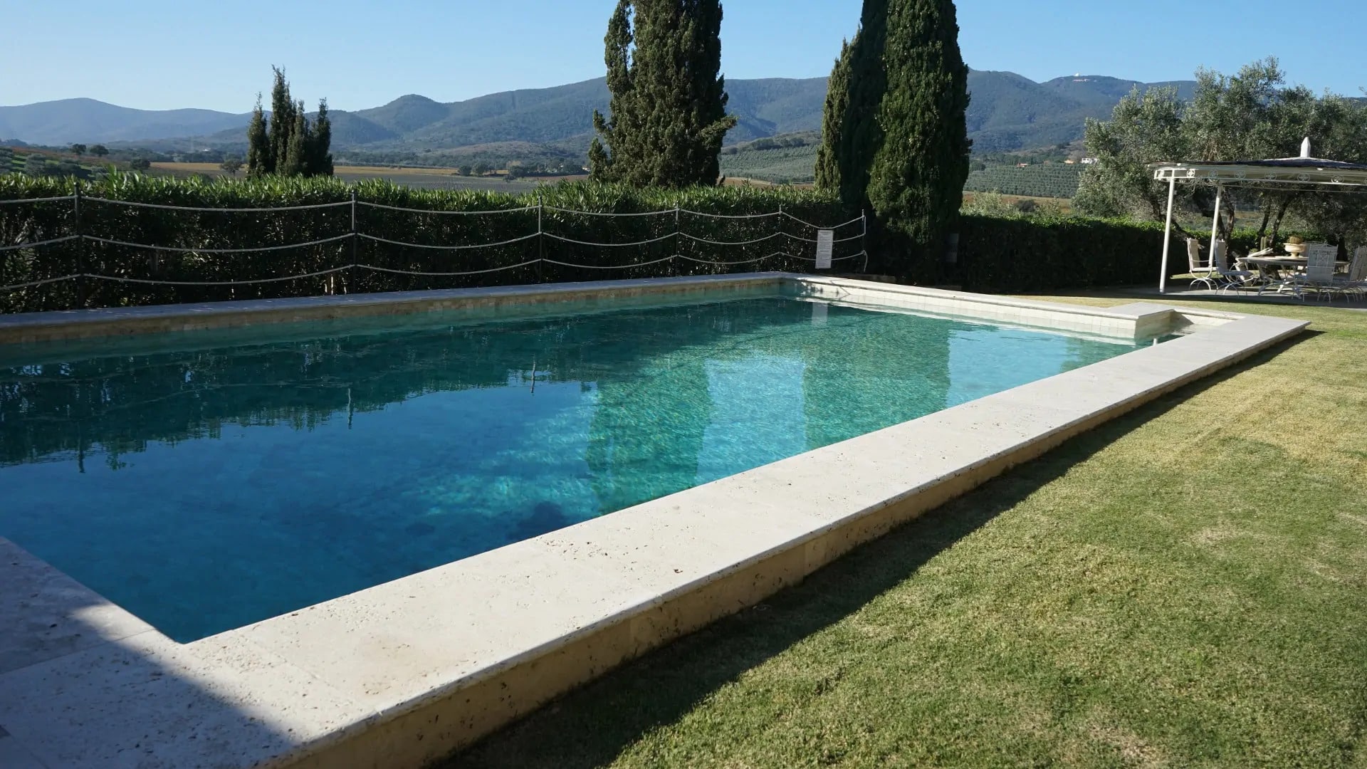 Bordi piscine travertino pietre di rapolano Bordi piscine travertino pietre di rapolano