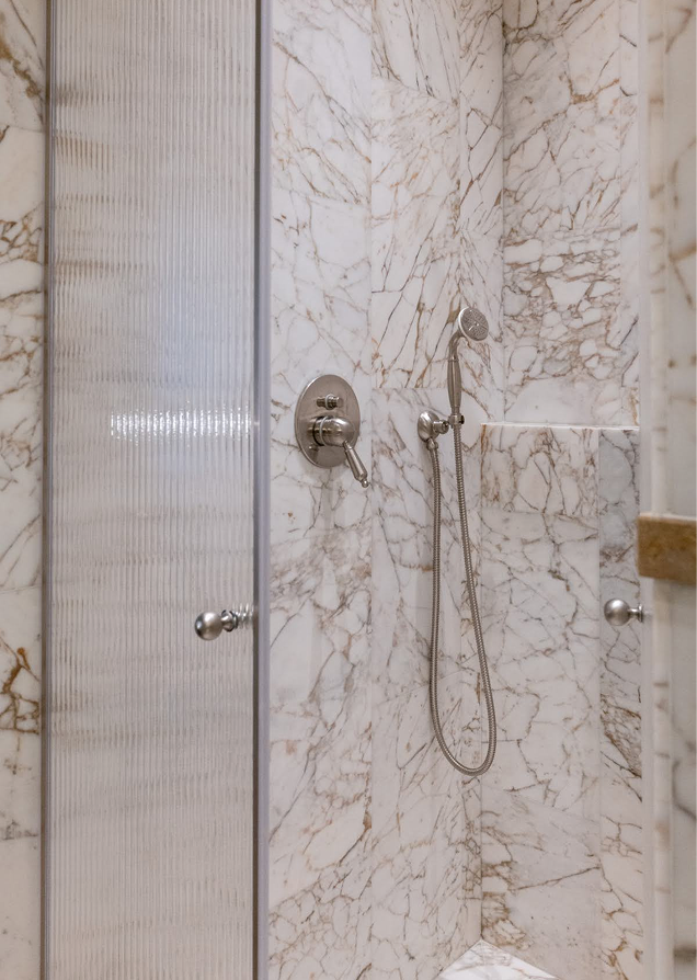 Marmo - Pavimenti e Rivestimenti - Bagno - Rivestimento in Breccia Gold - Guicciardini 9 - Ilaria Sassolini Marmo - Pavimenti e Rivestimenti - Bagno - Rivestimento in Breccia Gold - Guicciardini 9 - Ilaria Sassolini